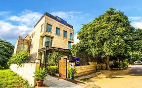 Fabhotel Raj Darbar Iffco Gurgaon 3* India