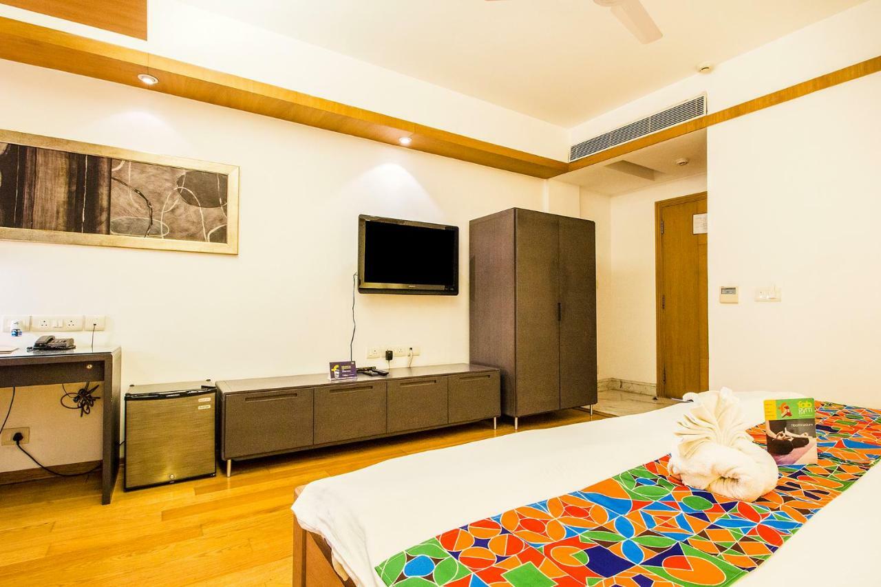 Fabhotel Raj Darbar Gurgaon Exterior photo