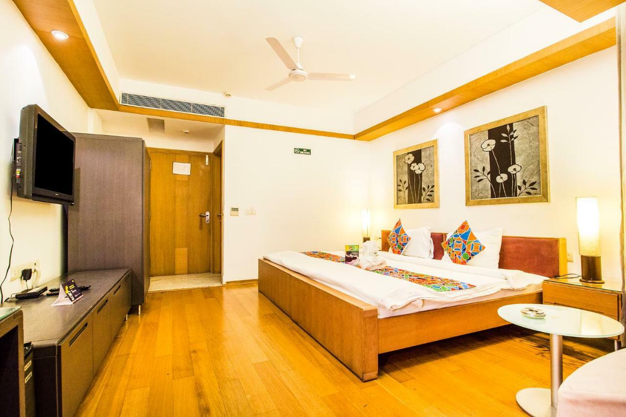 Fabhotel Raj Darbar Gurgaon Exterior photo