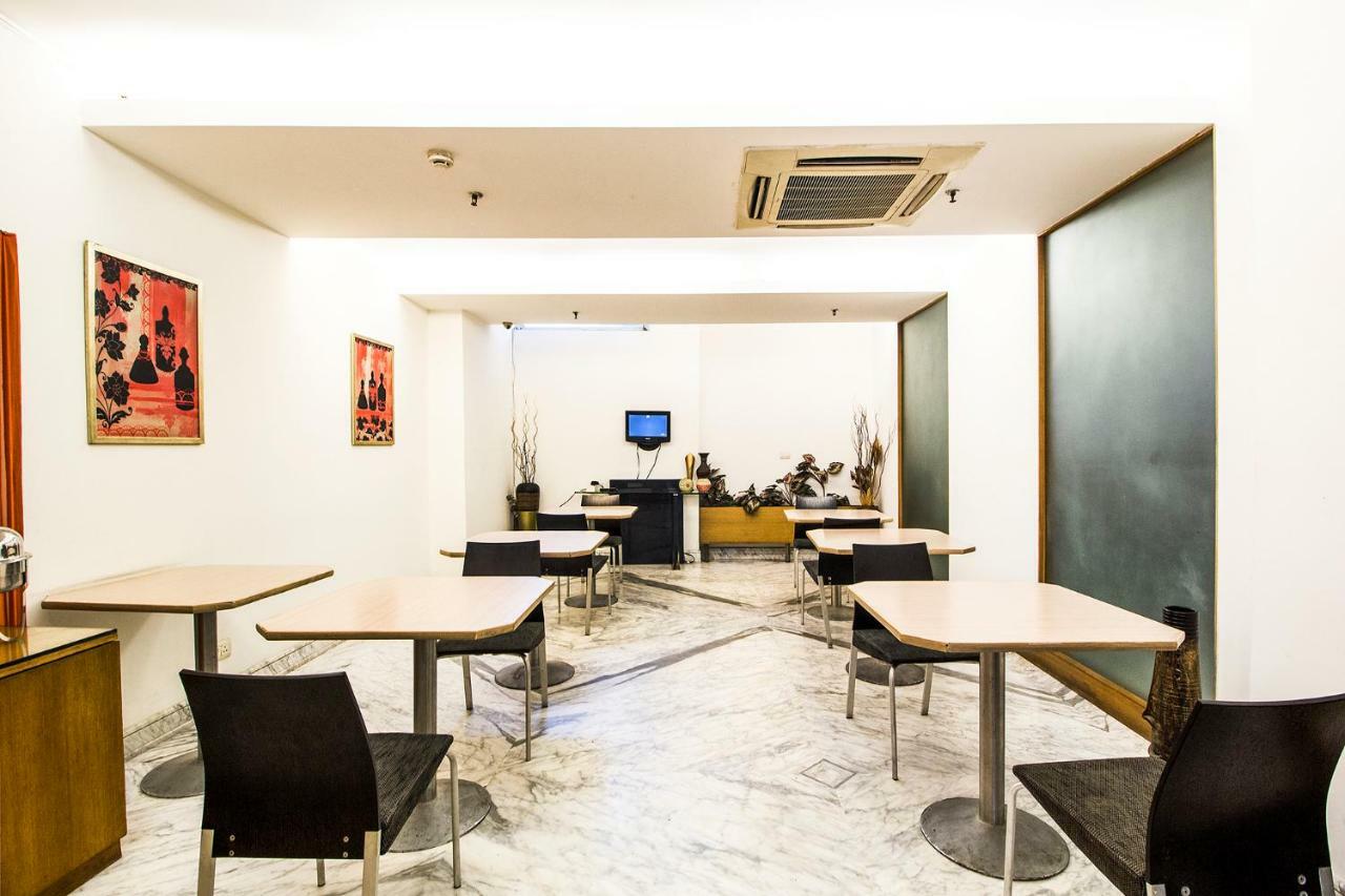 Fabhotel Raj Darbar Gurgaon Exterior photo